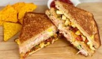 Schezwan Paneer Grill Sandwich (Small)