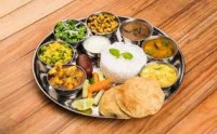 सुरभी स्पेशल व्हेज थाळी